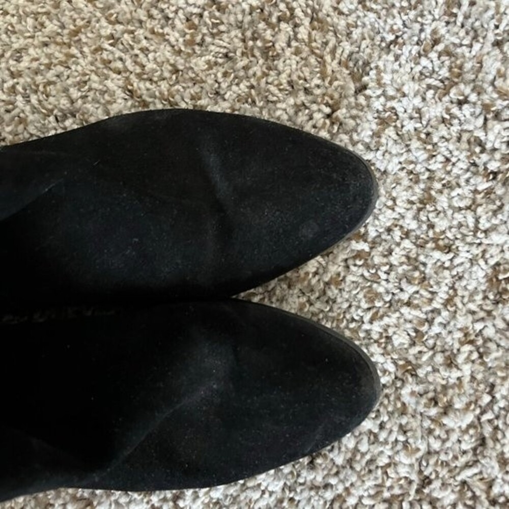 Boots With The Back Zipper Size 7 - Picture 6 of 9